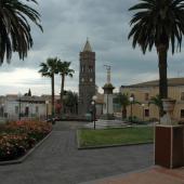 Milis, Piazza e Campanile di San Sebastiano